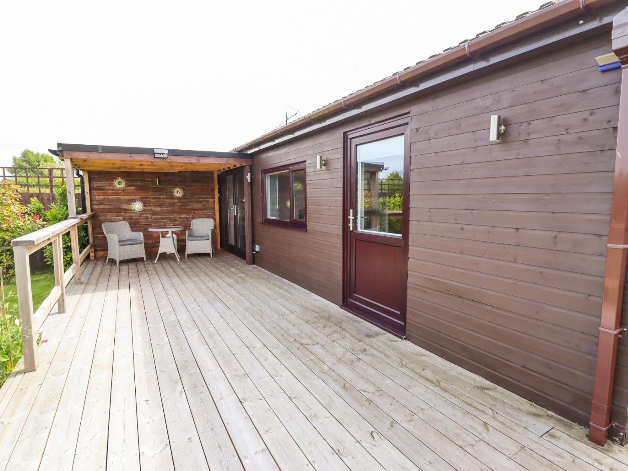 Meols Holiday Lodge Уиръл Екстериор снимка