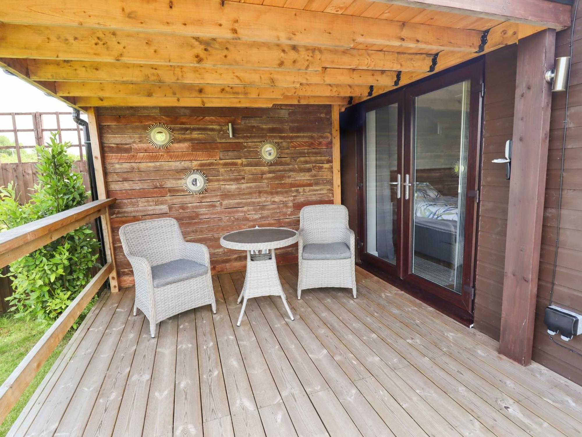 Meols Holiday Lodge Уиръл Екстериор снимка